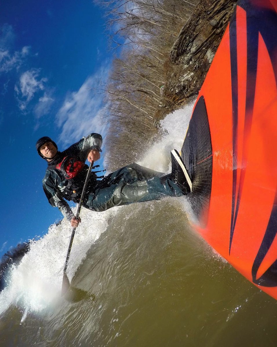 Astral_Designs's tweet photo. Riding some turns with @rivershred. #astralbrewers #SUP #natureisboss https://t.co/ItsdjRSnOn