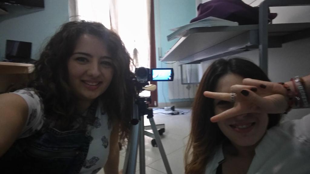 Ale_Barny99's tweet photo. Iniziamo le riprese. @Ssabrina_c #primovideo #canaleyoutube https://t.co/HWKgg4Ux9b