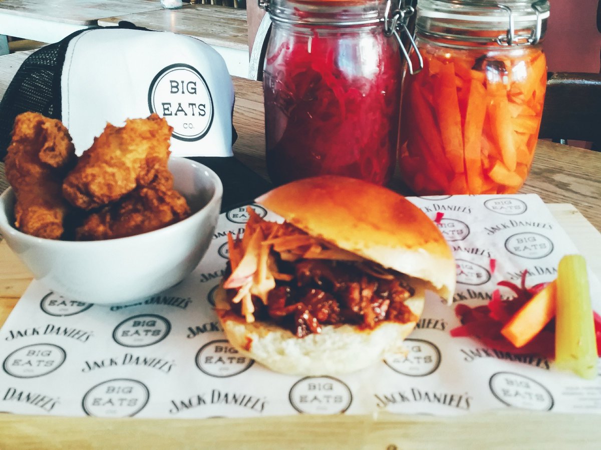 Big Eats Co. (@bigeatsco) on Twitter photo We're bringing this 2 our 1st ever <a href="/StreetDiner/">Street Diner</a> buttermilk fried chicken wings & our famous chopped bbq rib sandwich We're bringing this 2 our 1st ever <a href="/StreetDiner/">Street Diner</a> buttermilk fried chicken wings & our famous chopped bbq rib sandwich