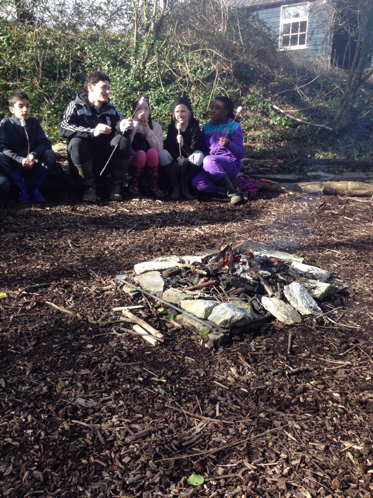 <a href="/foxfield/">FoxfieldPrimary</a> Roasting marshmallows #yum