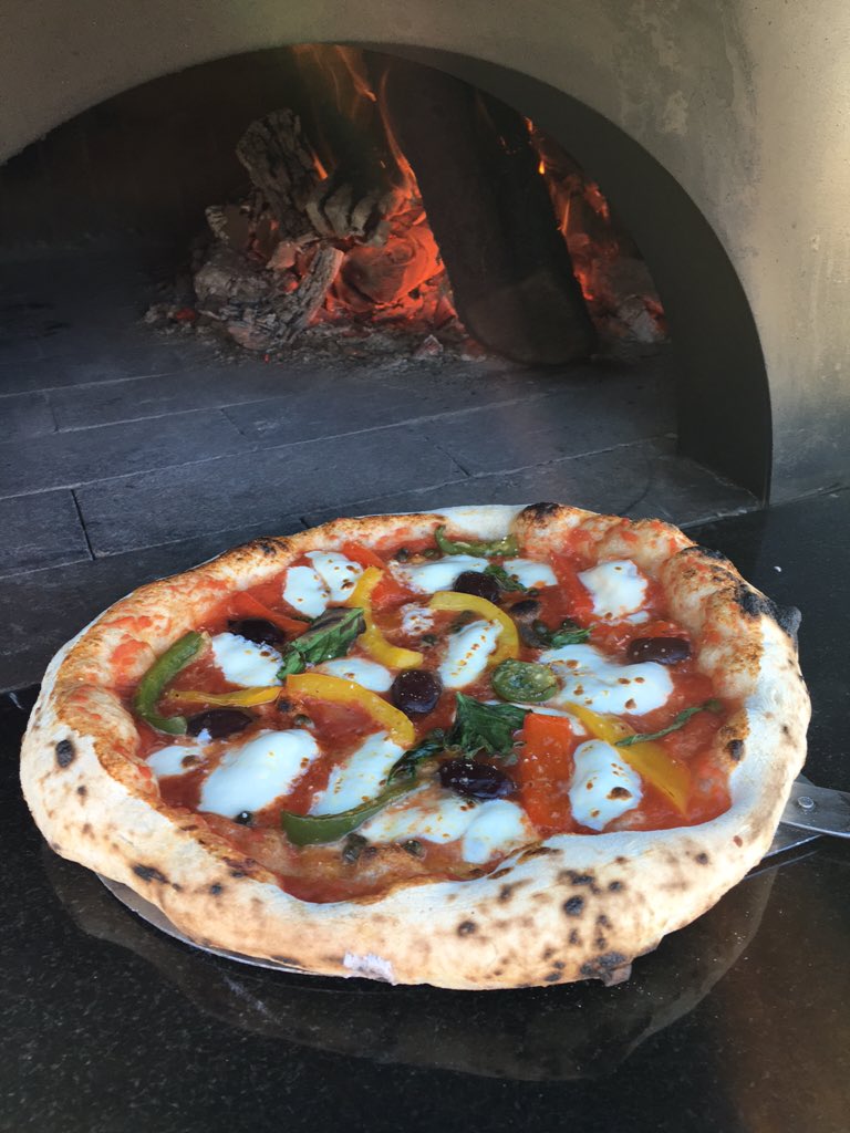 StradaNapoli's tweet photo. Eat Great Pizza https://t.co/CfGzK0YrO4