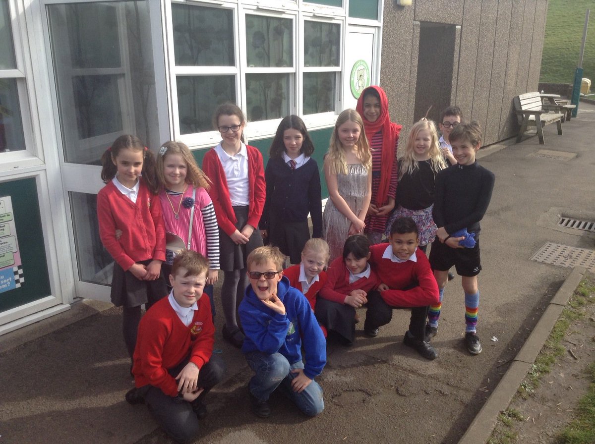 Brilliant working with Pen y Fai and <a href="/PendoylanCIWPS/">Pendoylan CIWPS</a> digital leaders today #hwbdysgu