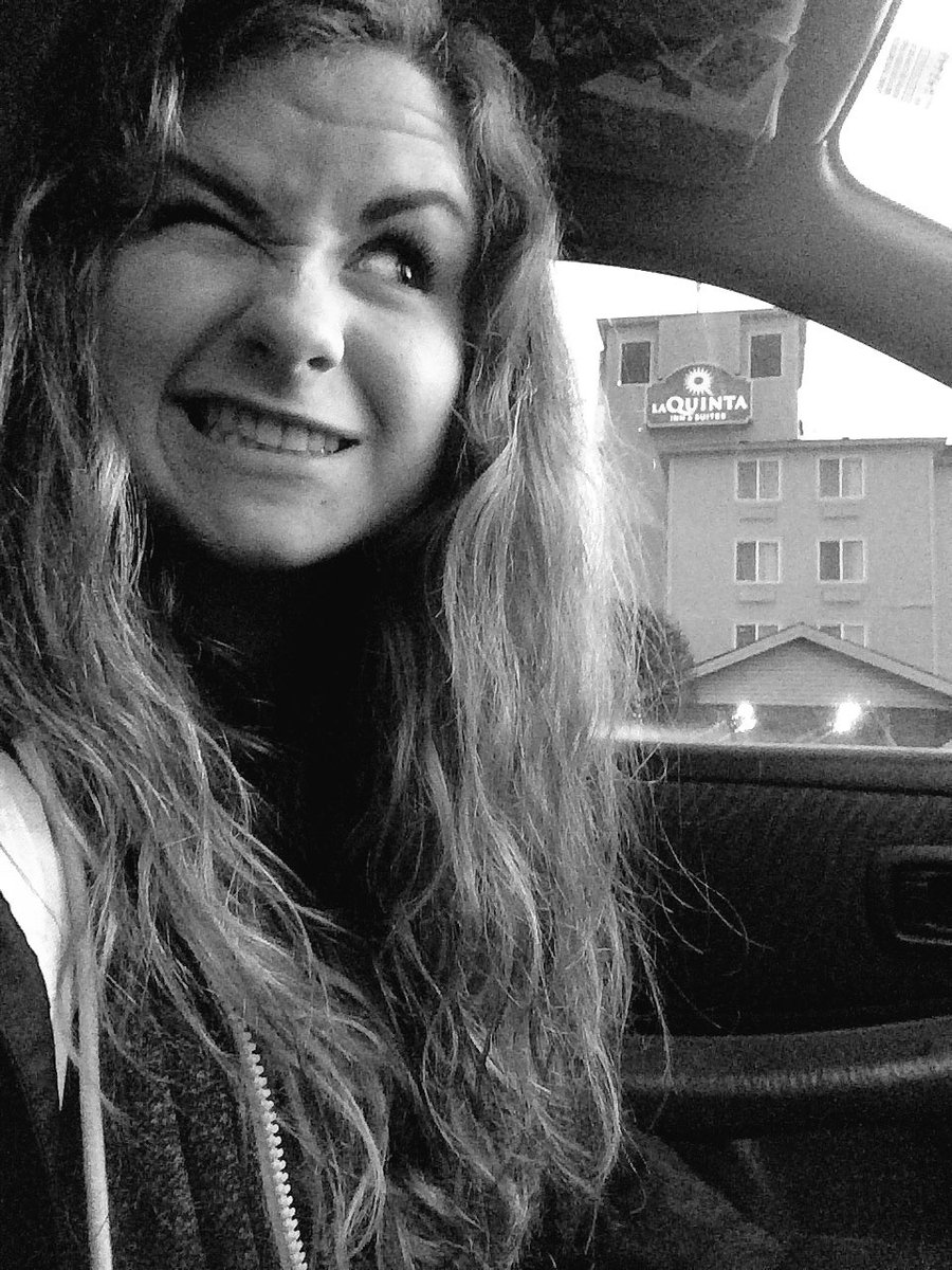 hannahjo94's tweet photo. Avoiding responsibilities #10moremins https://t.co/gCYKMPBxMt
