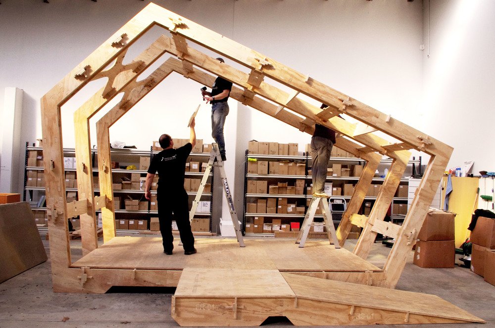 LucentGroup's tweet photo. "WikiHouses" may alleviate the #UKhousing shortage as long as #UK #land is made available.
https://t.co/qiKUDOsUA6 https://t.co/MFdiAtWV6D