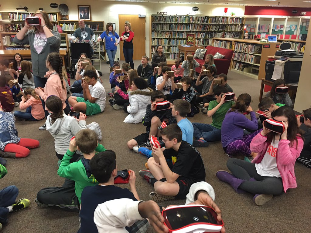 MrMixclass's tweet image. 6th grade students work with Google expedition to take a virtual field trip to Tenochtitlan #rhe6thgrade, #rheproud