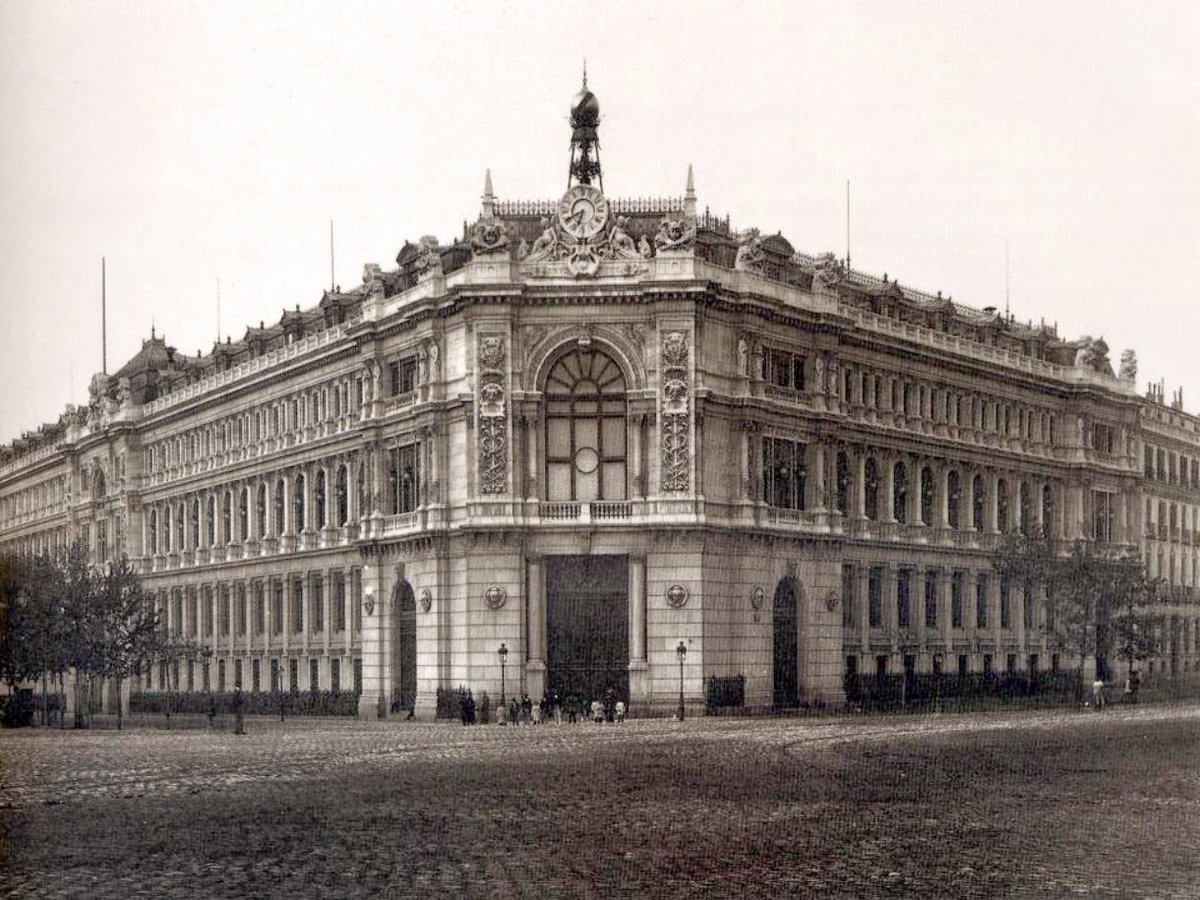 SecretosdeMadri's tweet photo. Tal día como hoy, de 1891, se inaugura la sede actual del Banco de España. #madrid https://t.co/h8BLZoSazJ