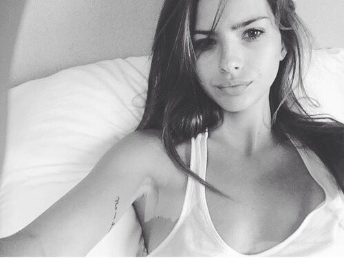 Michelltty's tweet image. Que poco me gusta estar en casa con dolor de cabeza😩😩