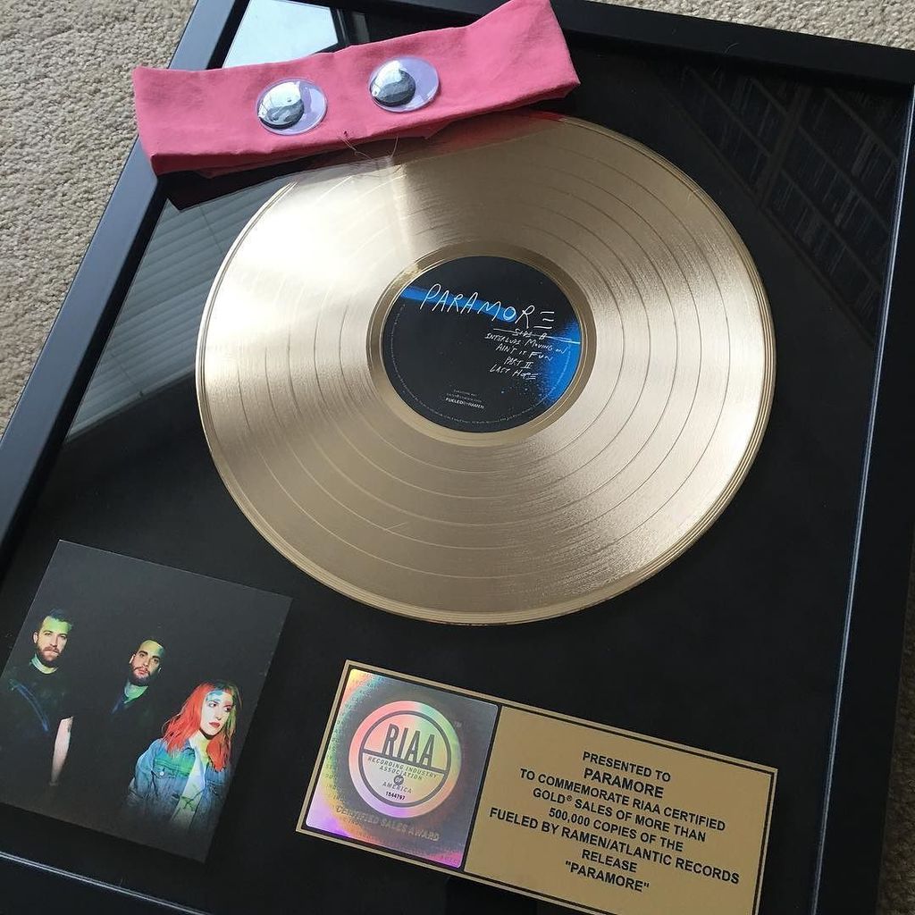 paramorism's tweet photo. #paramore: 2 days! Here's a preview of some of the things we're bringing for the Paraprop Photo Studio. #parahoy (h… https://t.co/zs6wDjJvNe