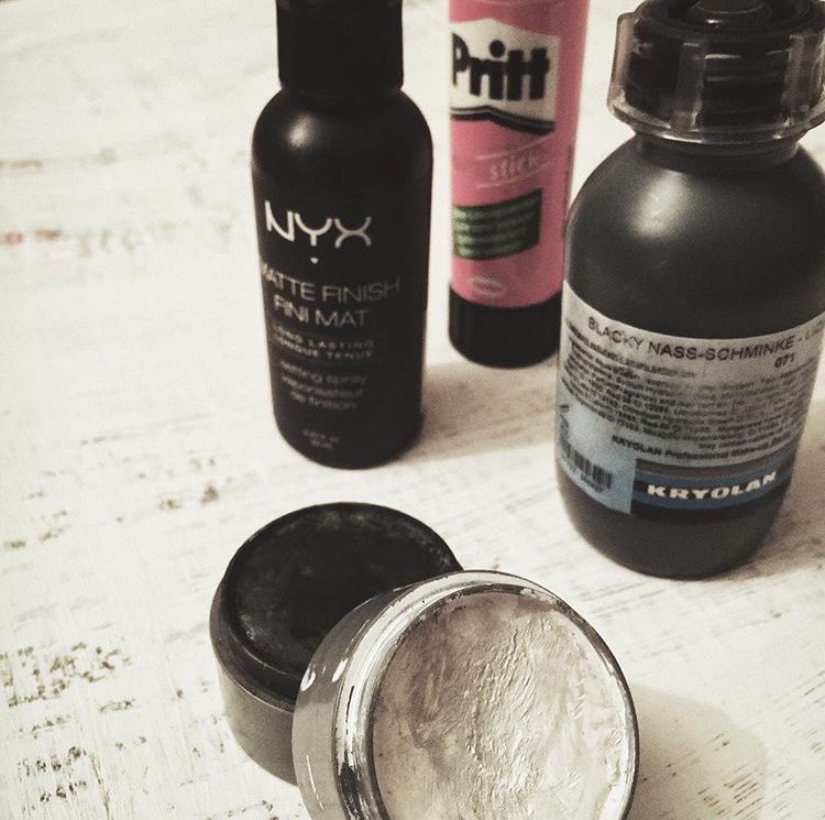 muaCharlotte's tweet photo. Making #selfie 's with the best๐ธโ๐ผ๏ธ #kryolan #nyxcosmeticsnl #makeupartistlife #colourfoolagency https://t.co/YaEXaqjBf7