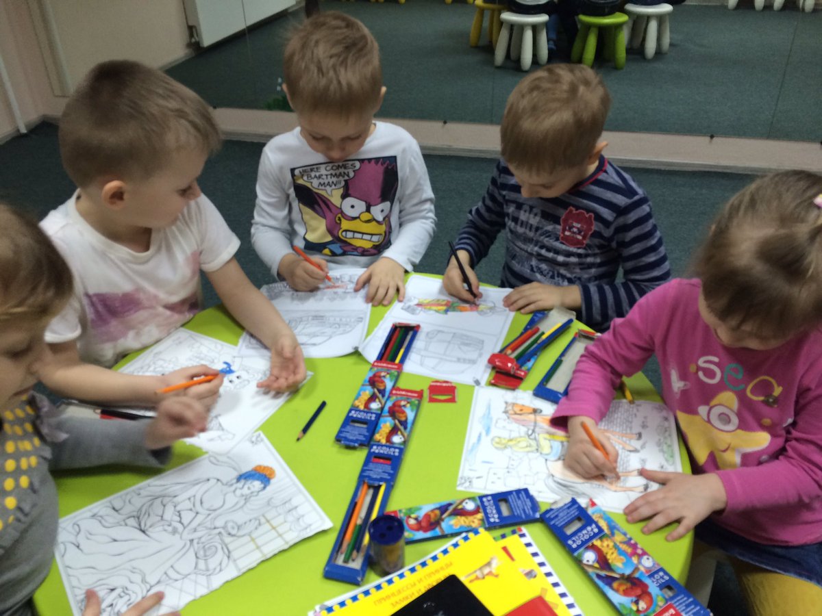 Савелий (5лет): однажды я так сильно рисовал,что аж губу прикусил!