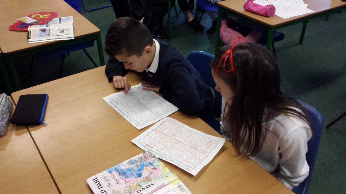 Y6StPetersRC's tweet photo. @EngStPetersRC #Y6 sharing their #BookReviews for #WorldBookDay What's your #favouriteauthor answers many #Y6s👍 https://t.co/dMR7TCgRkK
