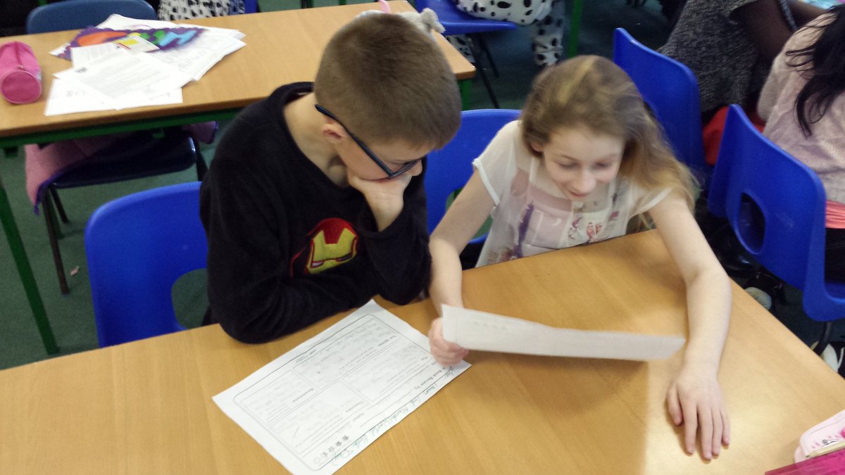 Y6StPetersRC's tweet photo. @EngStPetersRC #Y6 sharing their #BookReviews for #WorldBookDay What's your #favouriteauthor answers many #Y6s👍 https://t.co/dMR7TCgRkK