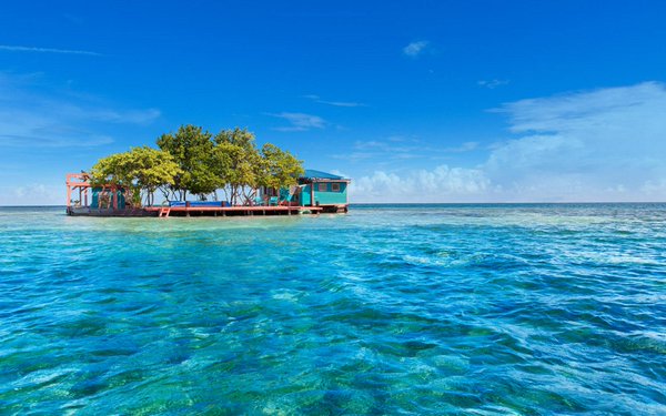 LoriMoreno's tweet photo. #travel RT @TravelLeisure Here's how to take advantage of @Airbnb new treehouse discount: https://t.co/qdxOtbgIig https://t.co/ZOqo9hmqaL