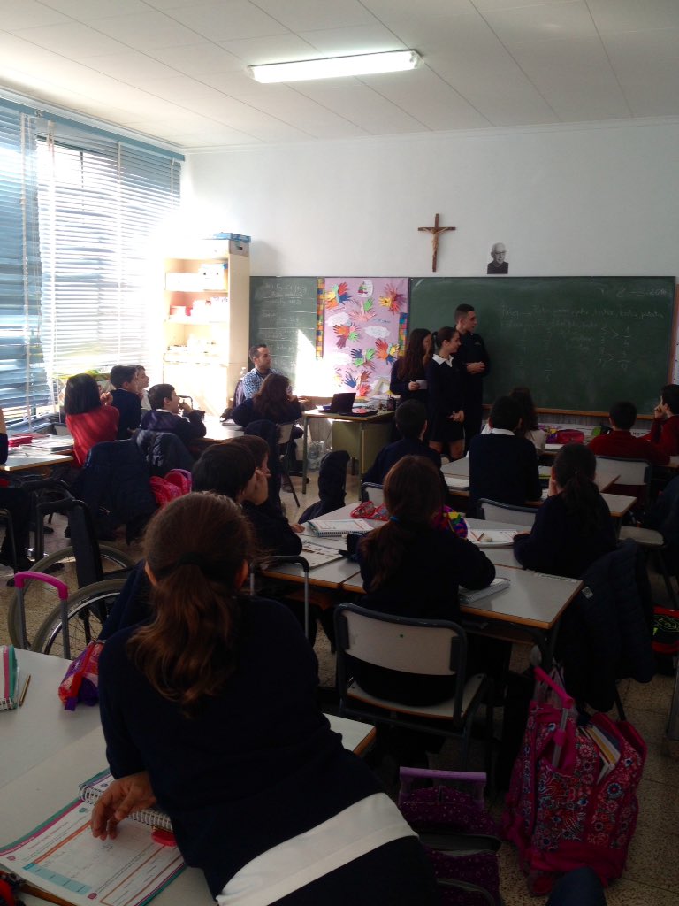 cole_sagrada's tweet photo. Qué sabe del Latín 1alumno de Primaria?No imagináis qué respuestas tan originales y divertidas les han dado a 4°ESO! https://t.co/KN3PxaCk0a
