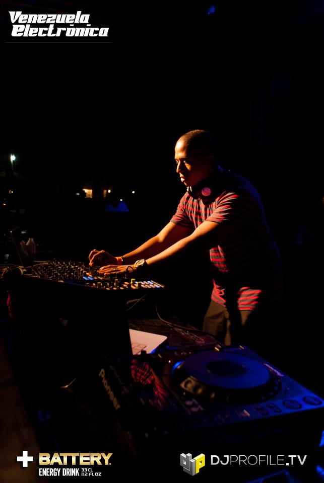 djProfileTV's tweet photo. #TBT de hoy es para @_MrGonzalez en #TuFest el 7 de feb, ve mas en el siguiente link: https://t.co/zN9hP6hwzK https://t.co/laJUHyUwuC