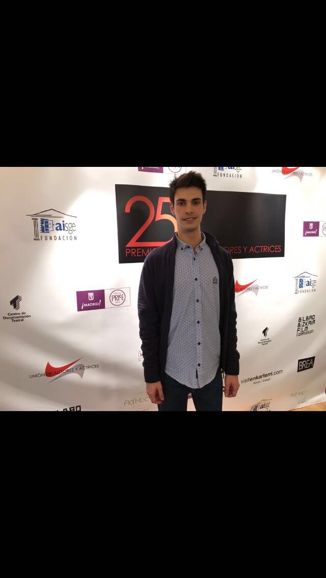 El actor <a href="/Chincho91/">Carlos Guerrero</a> en la Rueda de prensa de <a href="/uniondeactores/">Unión de Actores y Actrices</a> con camisa <a href="/CLKpolo/">CLK POLO</a> Guapísimo!🤗 clkpolo.com