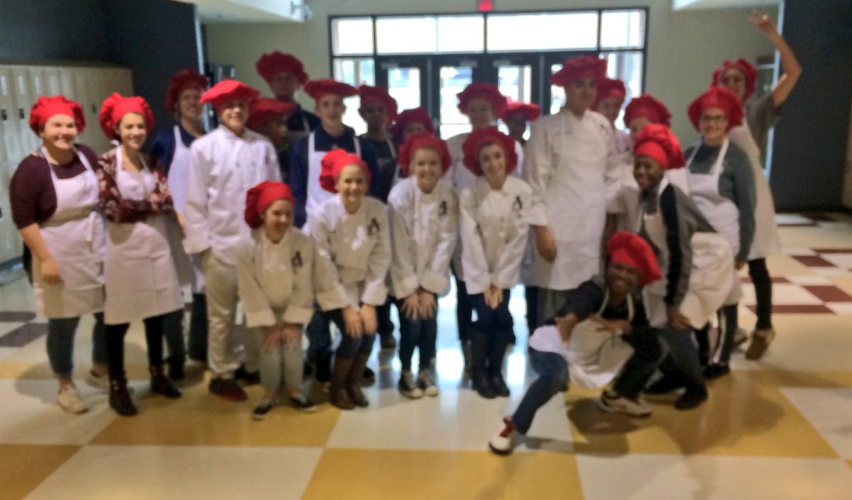 IntCulinaryAHS's tweet photo. 1st block Intro studying hard on Safety&amp;Sanitation so they can cook Panko Chicken Monday! Uniform Check day! 💯 https://t.co/6amX81d0T0