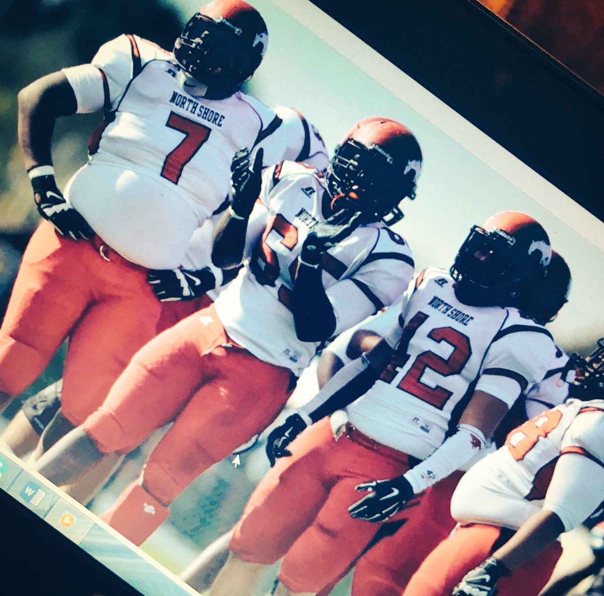 Dayy_64's tweet photo. Bros for life 💯 https://t.co/LErUz05pXx
