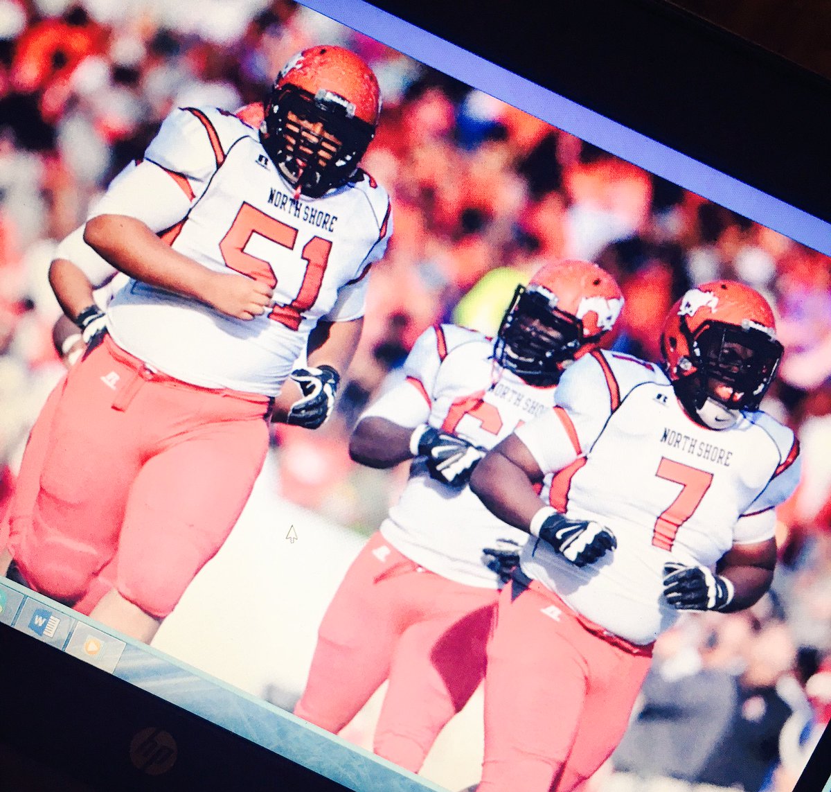 Dayy_64's tweet photo. Bros for life 💯 https://t.co/LErUz05pXx