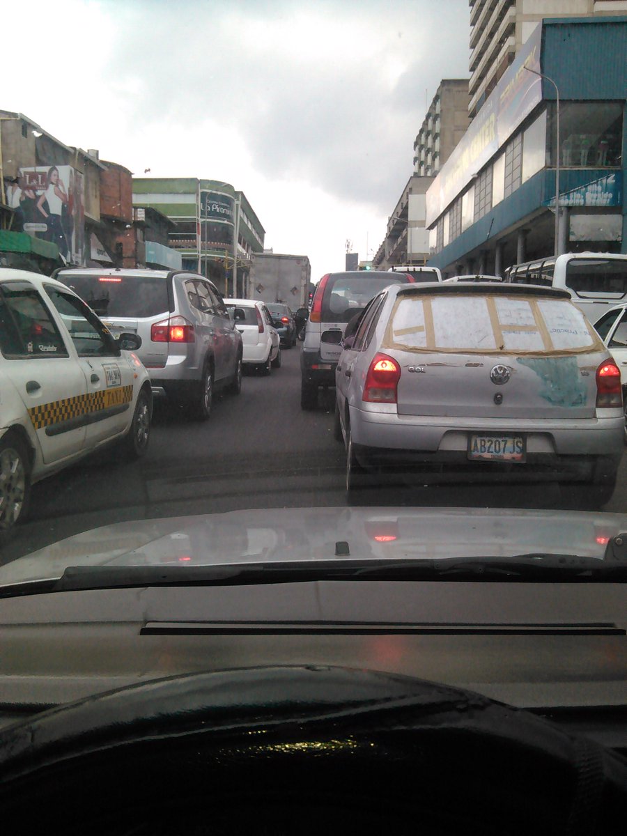 rago_2011's tweet photo. @trafficTACHIRA trafico pesado 5ta avenida https://t.co/OqvBZWO5rn