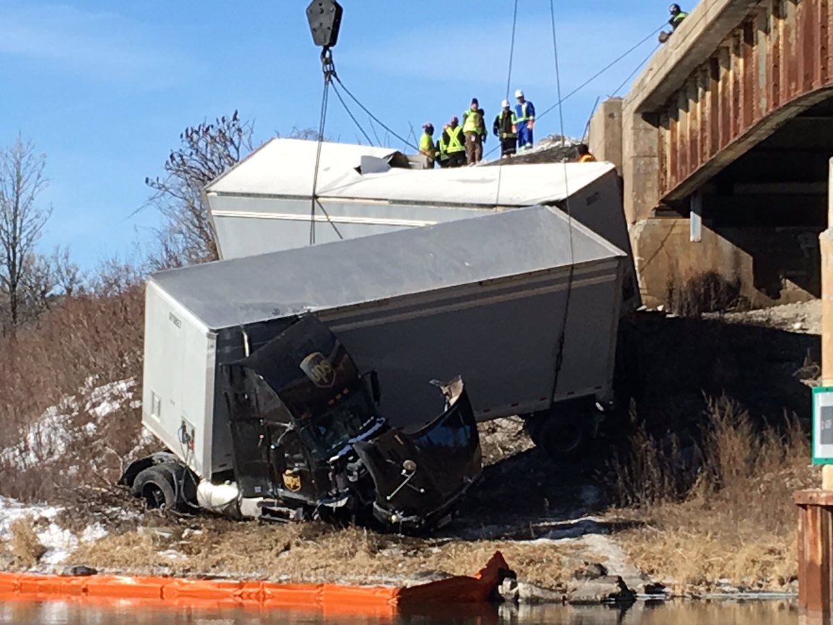 #hwy401 EB closed in #Kingston until about 5pm for TT removal. <a href="/CBCOttawa/">CBC Ottawa</a> #ygk