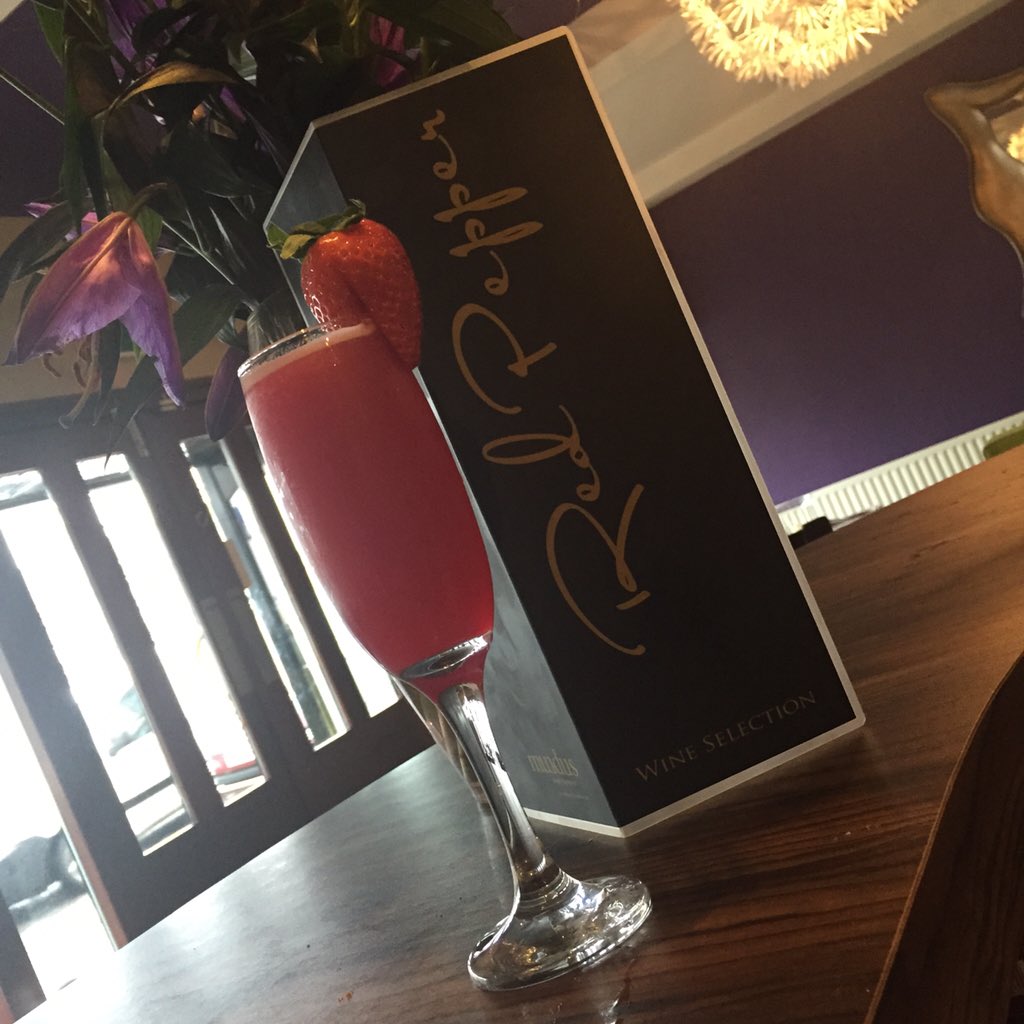Redpeps73's tweet photo. #mothers day. strawberry champagne mimosas 😍 https://t.co/ijWqKToUzf