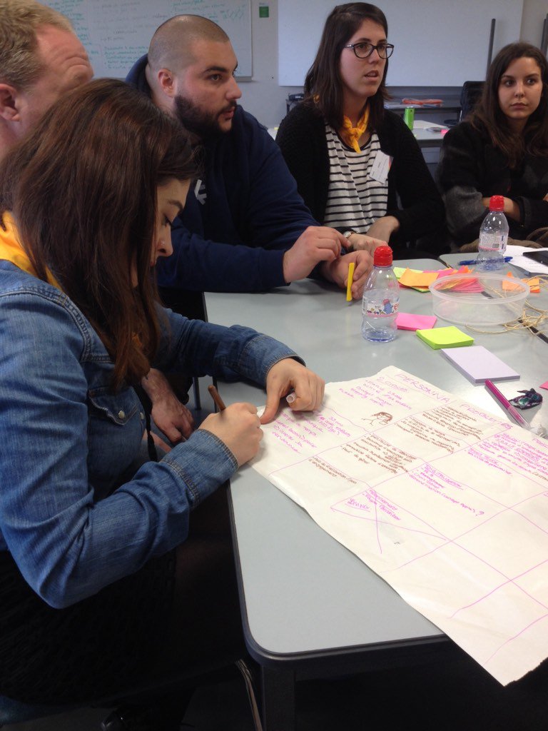 DC_Bootcamp2's tweet image. Alors que la #team2 peaufine les détails du pitch ! #dc_bootcamp