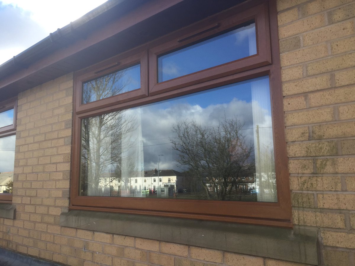 wallgatewindows's tweet image. High Quality full oak Upvc Windows and French doors installed on this stunning property @VEKA_plc @wallgatewindows
