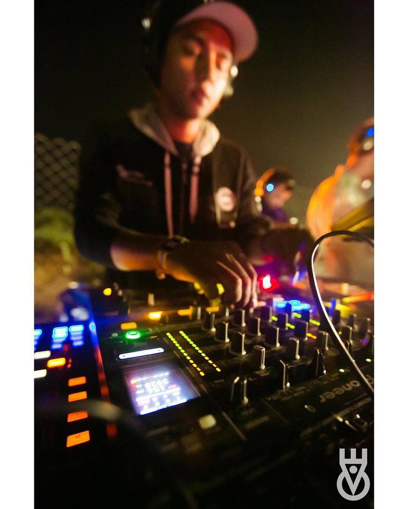 EVCIndia's tweet photo. Do you even SILENT PARTY bro?! #BEVC15 #TBT @inredbull 
Photo Credits - @myfeetstories https://t.co/UP6JRLvUl5 https://t.co/zZEUoe5P7f