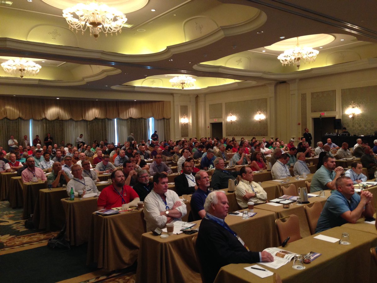 BrentJMcClendon's tweet photo. Excellent presentation by @GSClemons to packed house. Economy- what's next? #nwpca16 https://t.co/DmgR0pdQLA