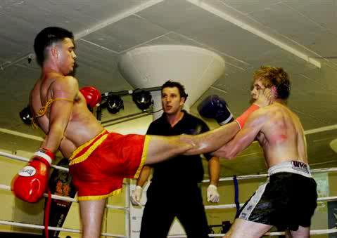 DavidDornbrack's tweet photo. #TBT to when I was still throwing teeps to the face. #throwback #muaythai #fighting #profesional https://t.co/8tyNE4xn2i