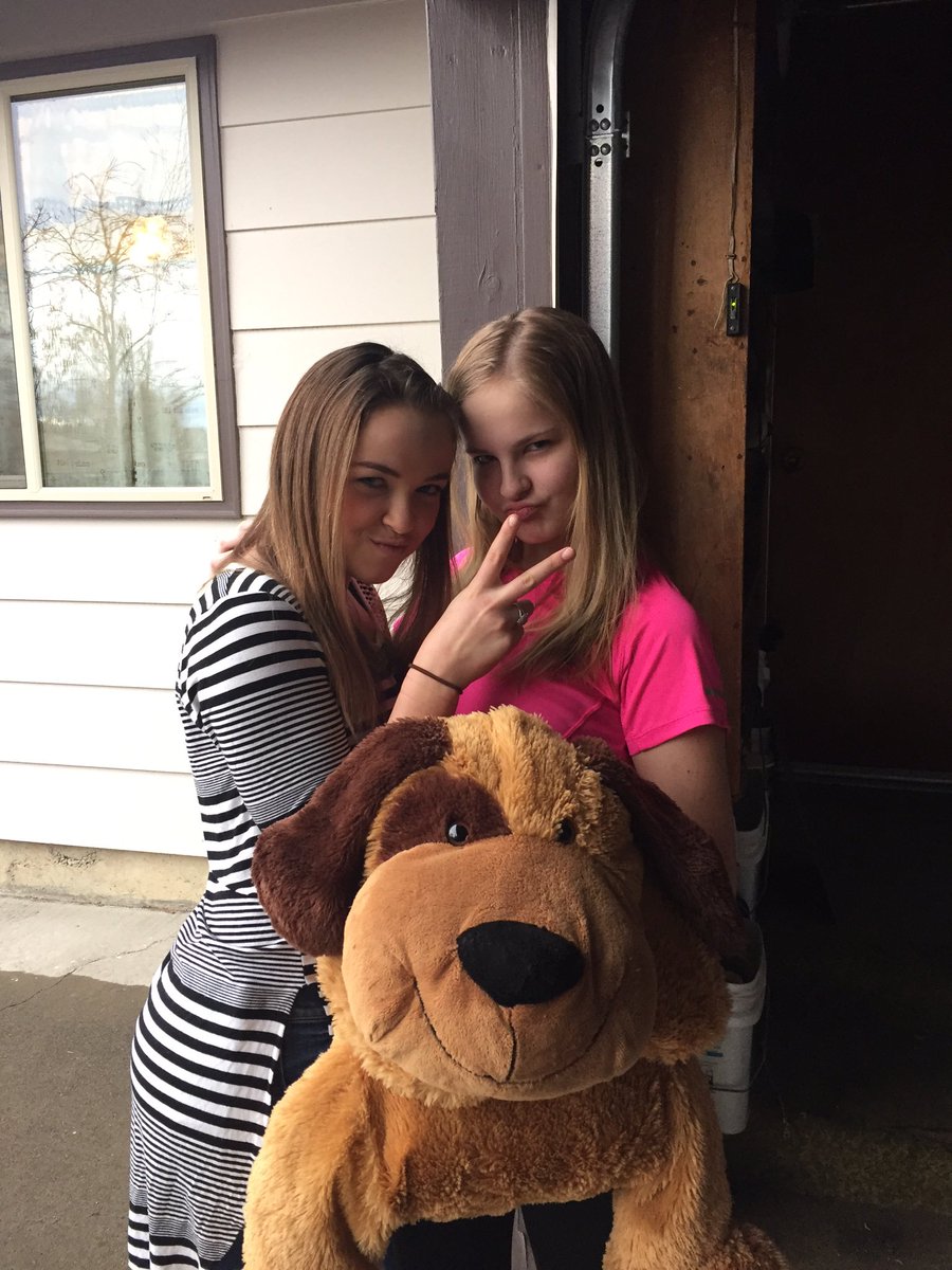 PattinsonAlexa's tweet photo. Prayers for my girl going down to Spokane today, I love you &amp; I'll see you soon💗💗 get better!! https://t.co/m65cTvXzae