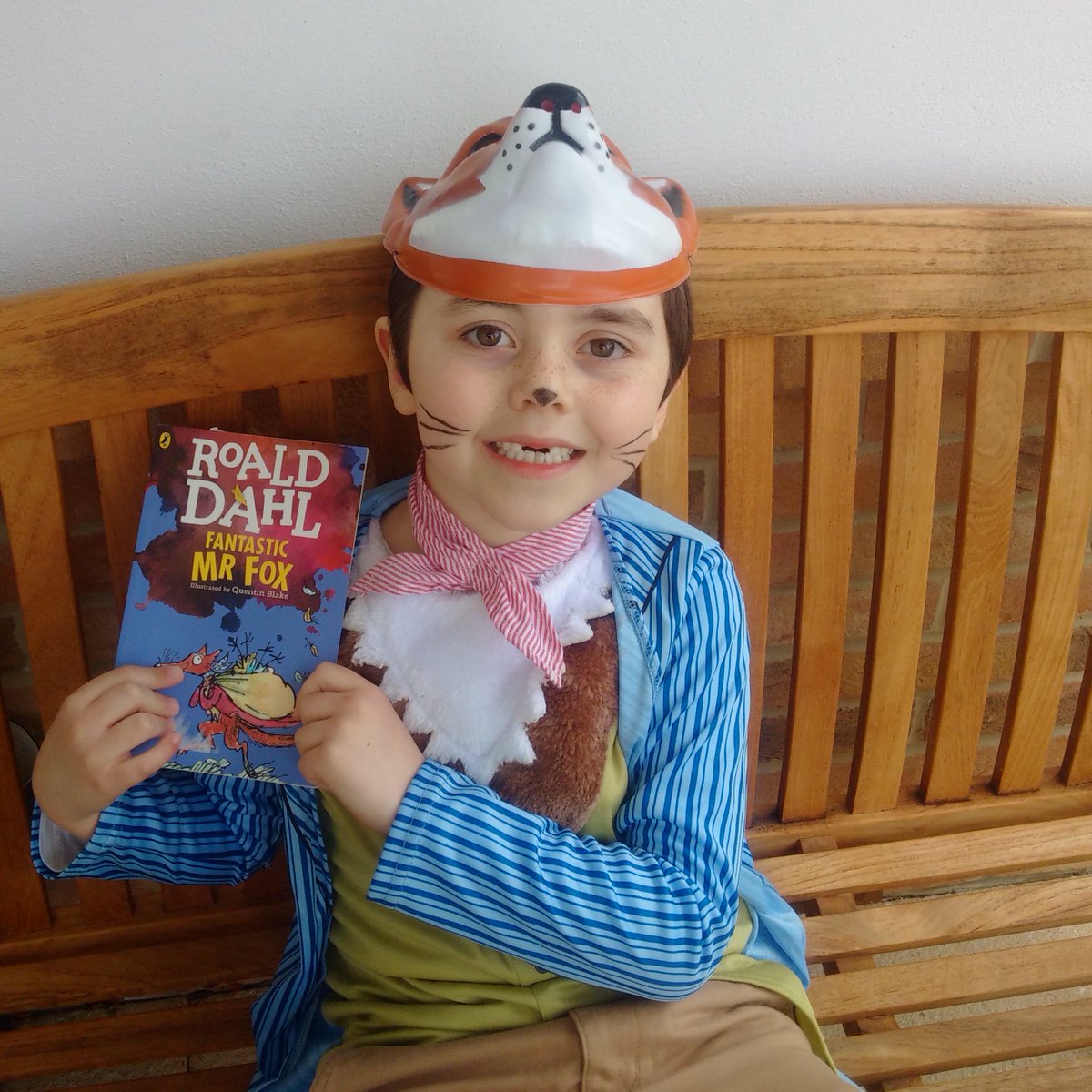 sharronsargent's tweet photo. @UptonInfant Fantastic Mr Fox #Readingselfie for #WorldBookDay https://t.co/miHNqfzpSO