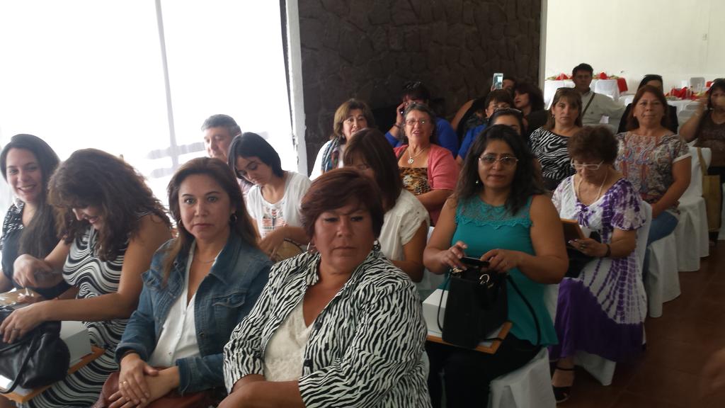 DPPSanFelipe's tweet photo. @GobSanFelipe y Dir Reg @FOSIS_Valpo certifican a 64 mujeres prog Yo Emprendo de Catemu, Panquehue y Llay Llay https://t.co/lveoggKN51