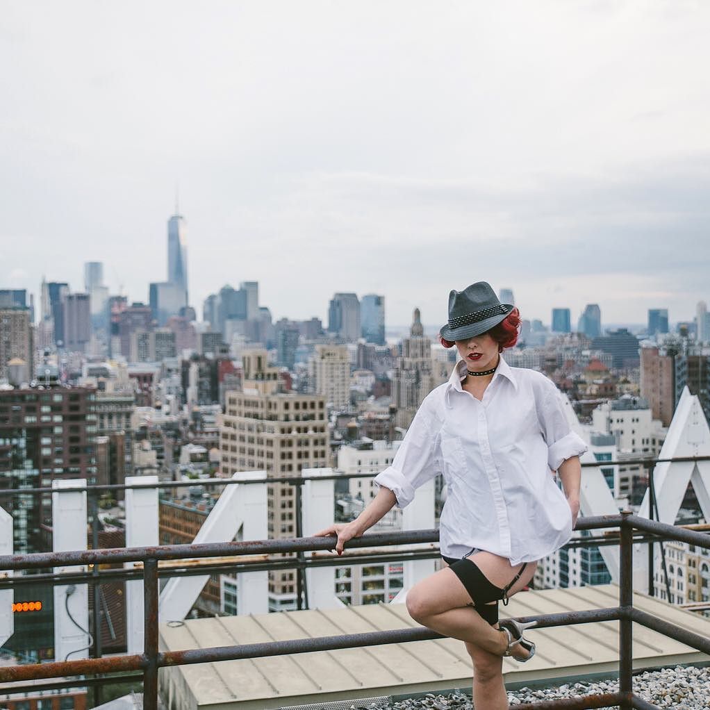 1kOmue's tweet photo. #tbt rooftop burlesque w/ @kellyanndoll x @wnyunionsquare @whotels

#whotels
#wunionsquare… https://t.co/wwLbaf9y2e https://t.co/RulLPUEXih