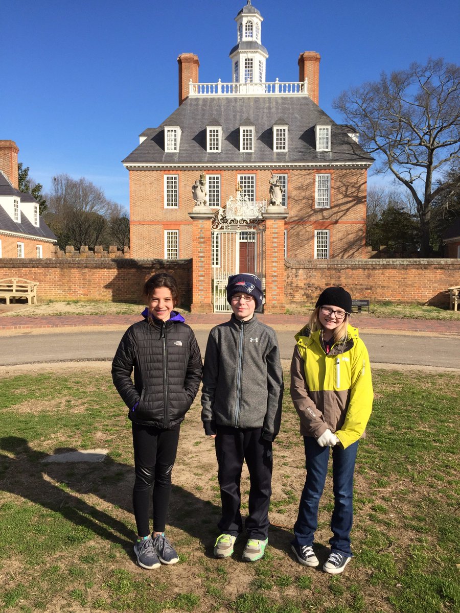 KeySchool's tweet photo. 5th graders in Colonial Williamsburg, the same trip that their #KeyAlumni parents took as students @KeySchool! https://t.co/G4d87XjOhT