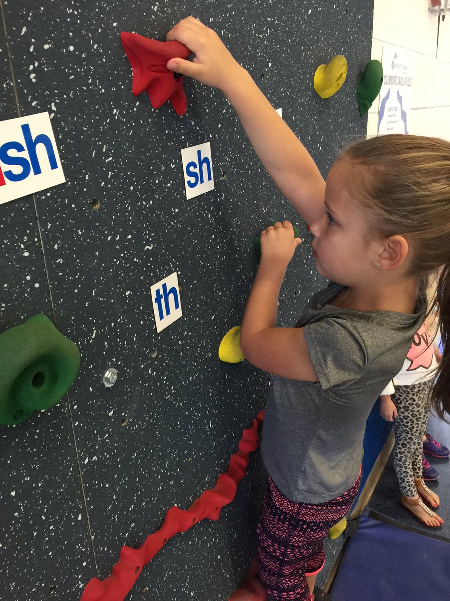 kyblack's tweet photo. @LampasasTCE #blendingsounds #goals #learninginthegym @rjsmithauction @EverlastClimb #lisdformula100 https://t.co/t8tlLh6APB