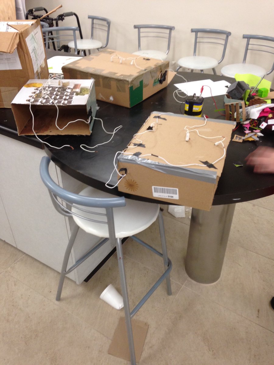 rdavisteaches's tweet photo. What will eventually be #Hogwarts for the #sci7ASFM #electrichouseproject #MSHSinstruct #ngsschat #scitlap https://t.co/0I3r3orKDE