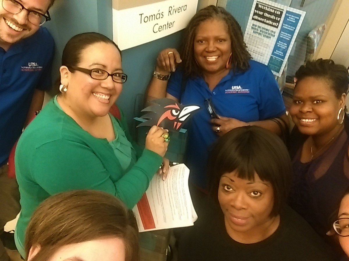 jules_e1's tweet photo. @UTSAdowntown TRC DT #utsaadvising https://t.co/oWBJzJfY8B