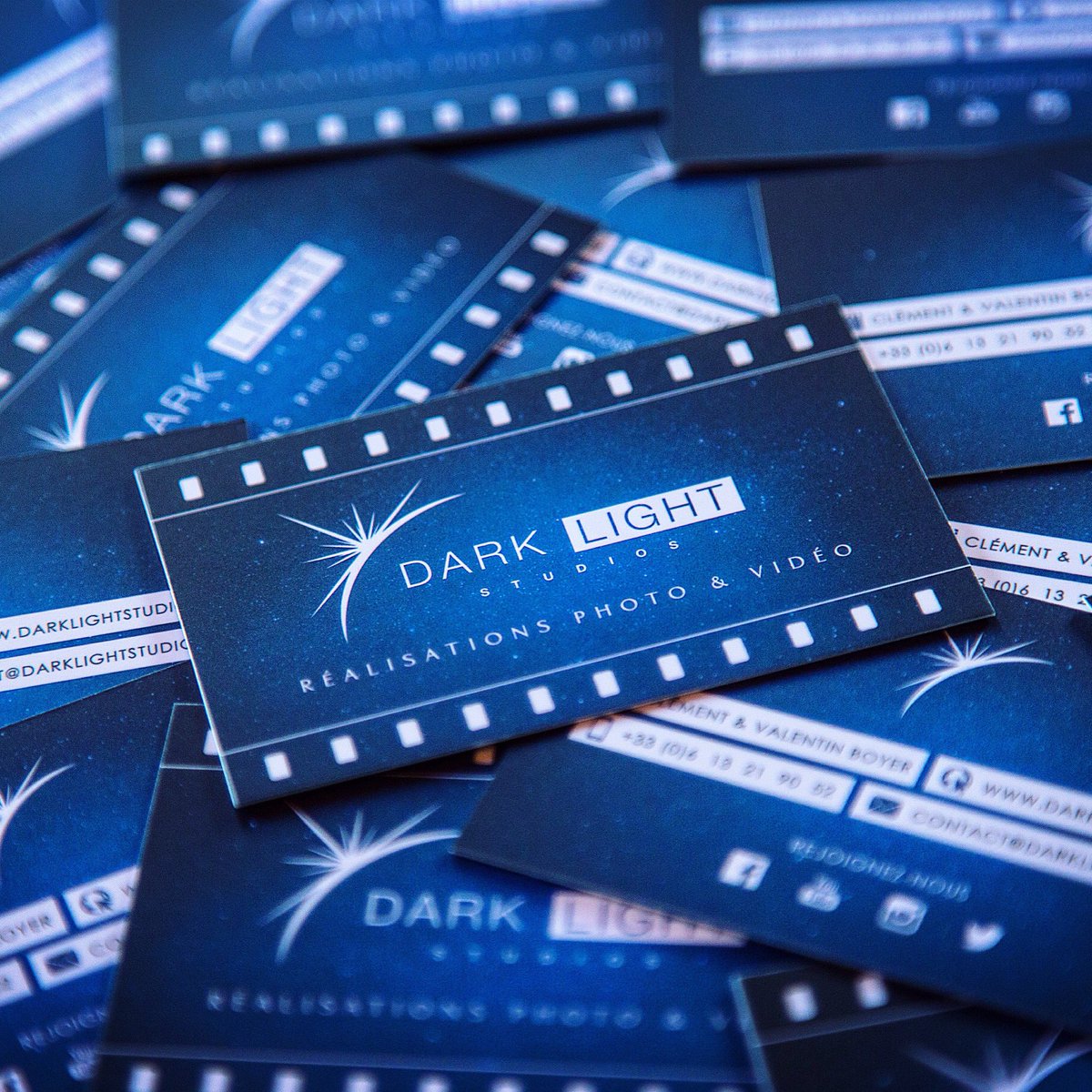 DLStudios34's tweet photo. Les nouvelles cartes sont là 😊 https://t.co/SKKKLC1XYp