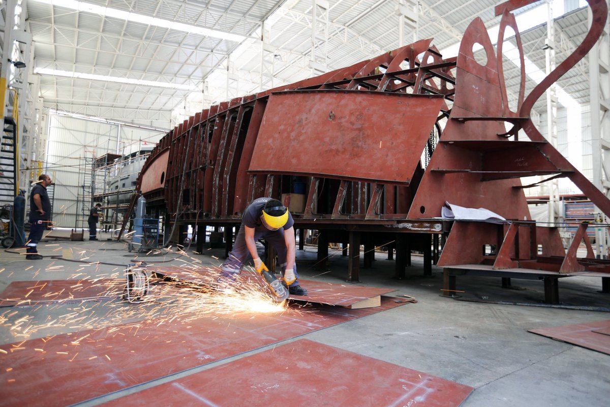 BeringYachts's tweet photo. The first Bering built with an aluminum superstructure is currently under construction.
#beringyachts #bering65 https://t.co/pfTaF3kr3C