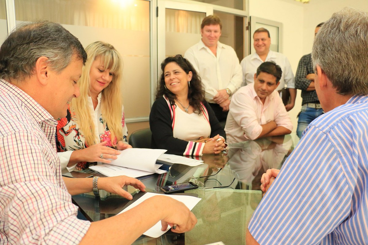 domingopeppo's tweet photo. Trabajamos en la situación de trabajadores del Frigorífico Toba y Frigoríficos de la Provincia. https://t.co/3RhfUqiMRk