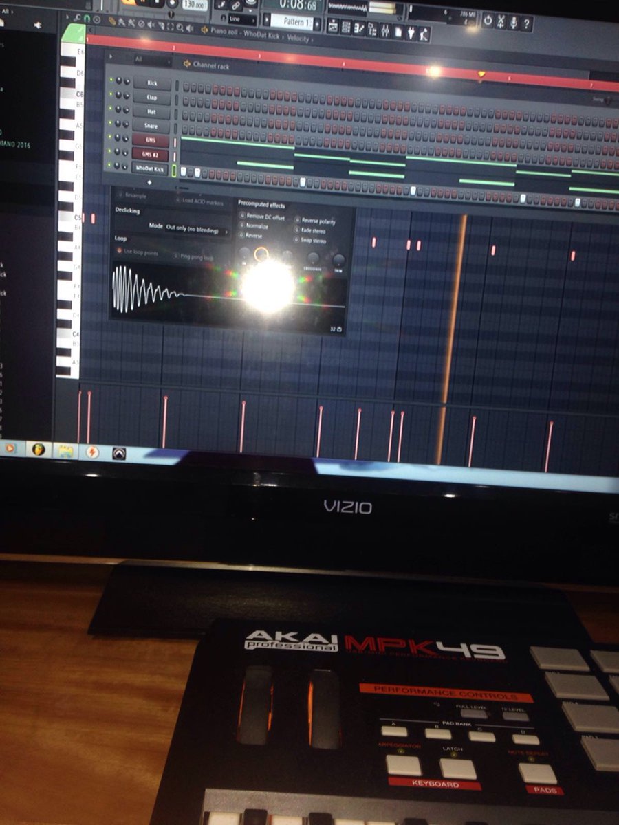 WDlizaG's tweet photo. Mucha Música buena es lo que hay...  Boom bastagazo coming soon 😉 https://t.co/VqqMqudbEr