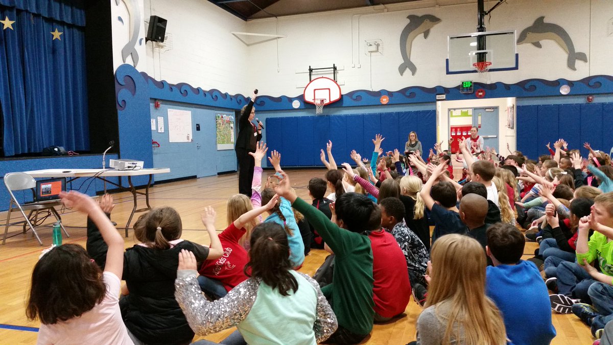 SLCSDolsen's tweet image. 4th &amp;amp; 5th graders learning about empathy from @KrisYankee @Hi5ForCharacter #TakingCareThurs