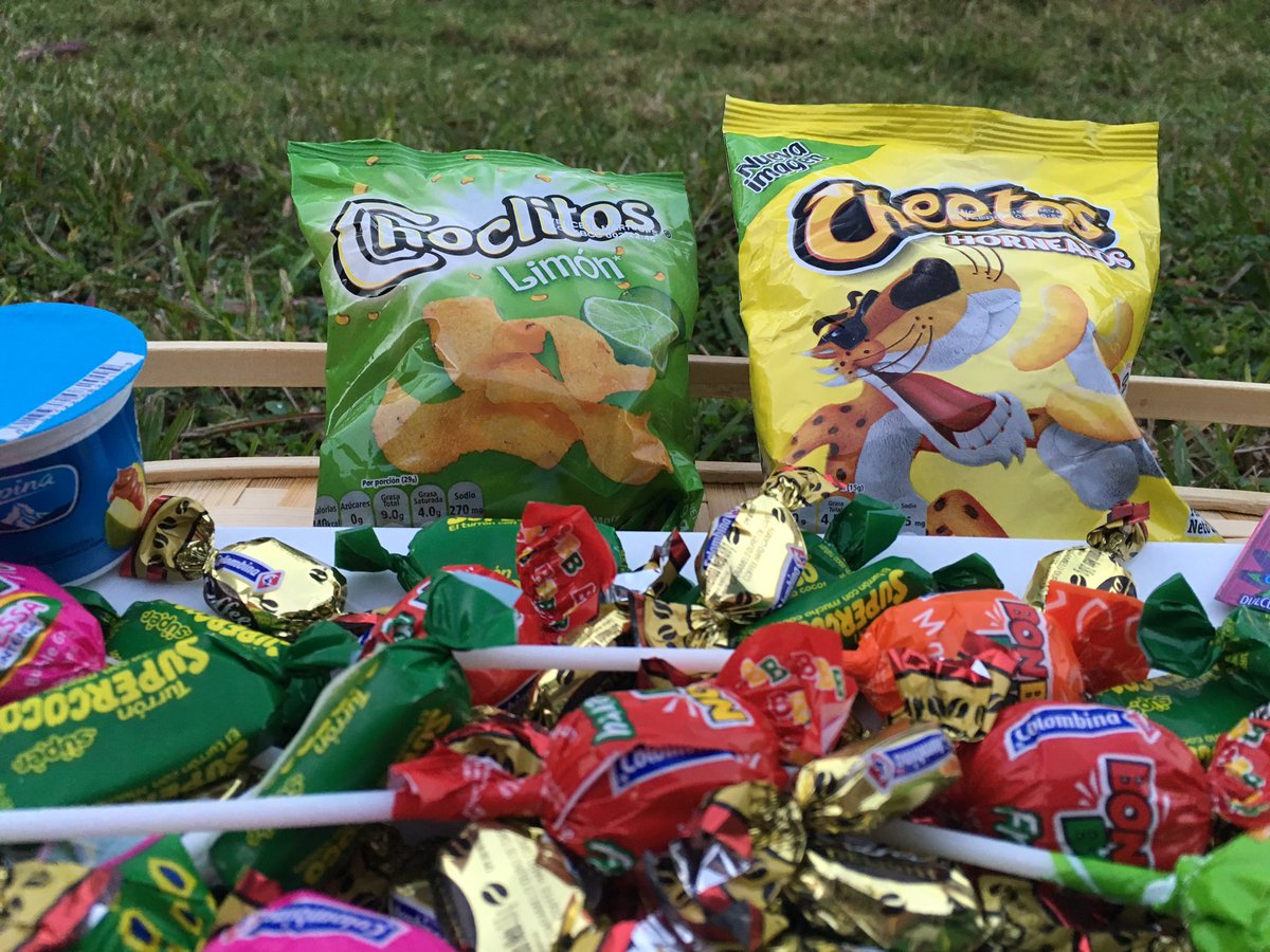 Colombiansnacks's tweet photo. Disfruta lo de Colombia con nosotros! #colombiansnacks #colombianfood #choclitos #alpina #supercoco https://t.co/KCfoGgqYUm