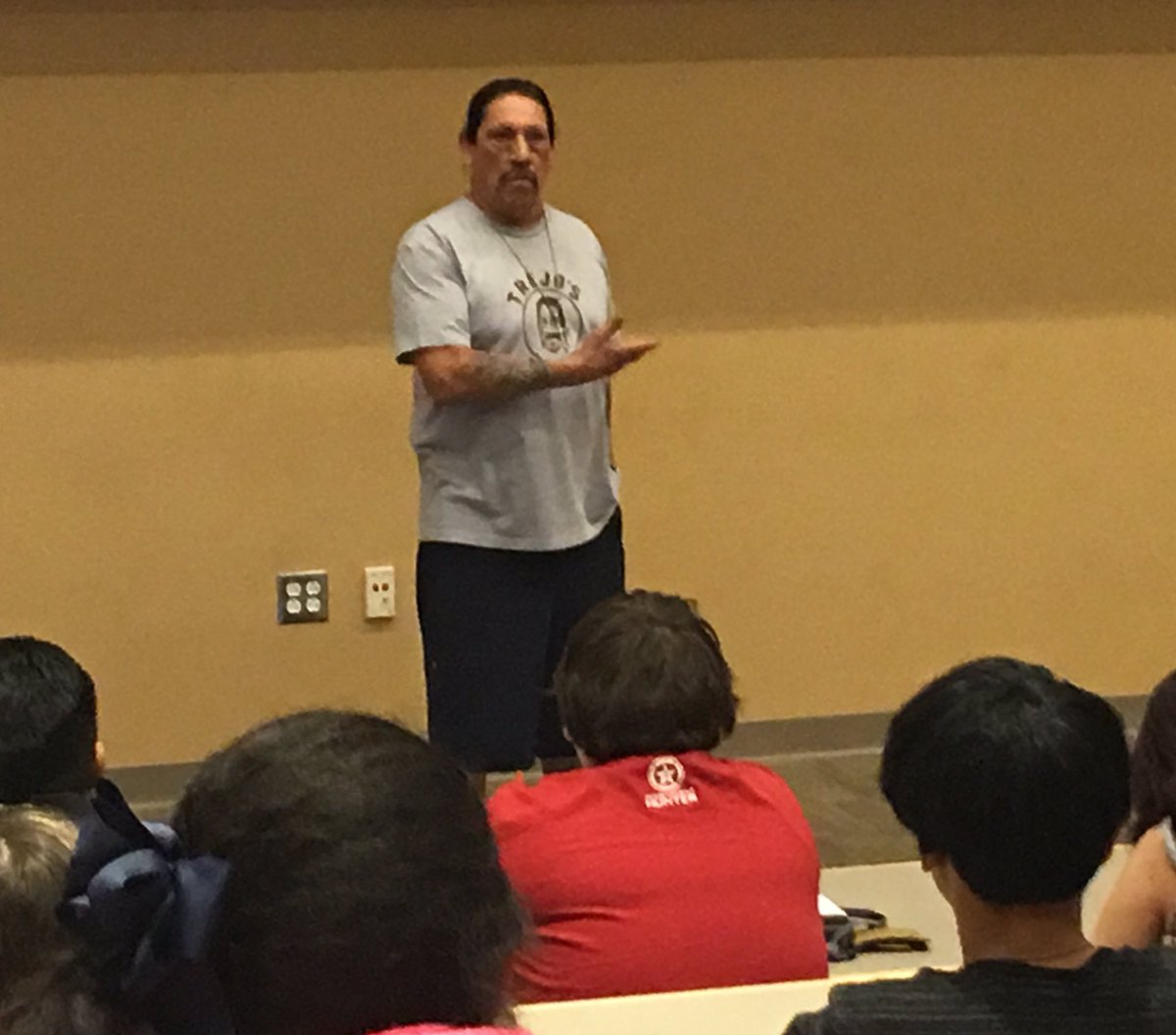 Speaking to these awesome @nmsu students today in a part of the Las Cruces International Film Festival 📽 https://t.co/DACgMLwy4v