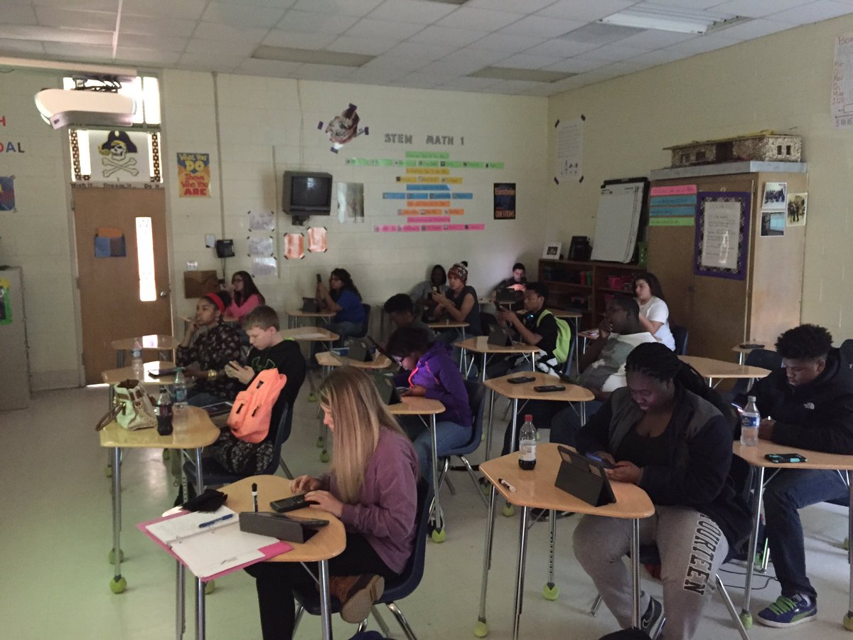 gc_CAMiller's tweet photo. Reviewing with Kahoot in 3rd and 4th periods! https://t.co/Nqtc3Jv5qz