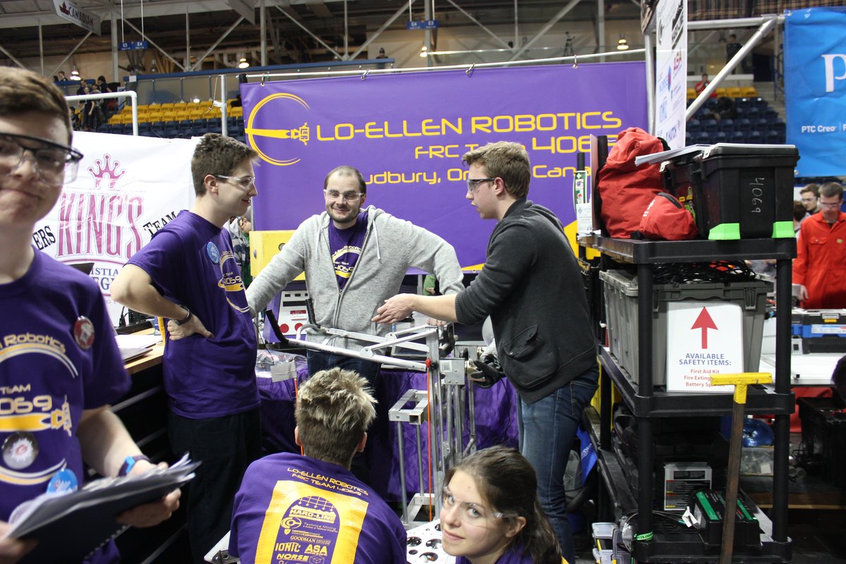 loellenrobotics's tweet photo. Working hard on Sköll in preparation for qualification rounds tomorrow @RyersonU #omgrobots https://t.co/ll1PFGXpUz