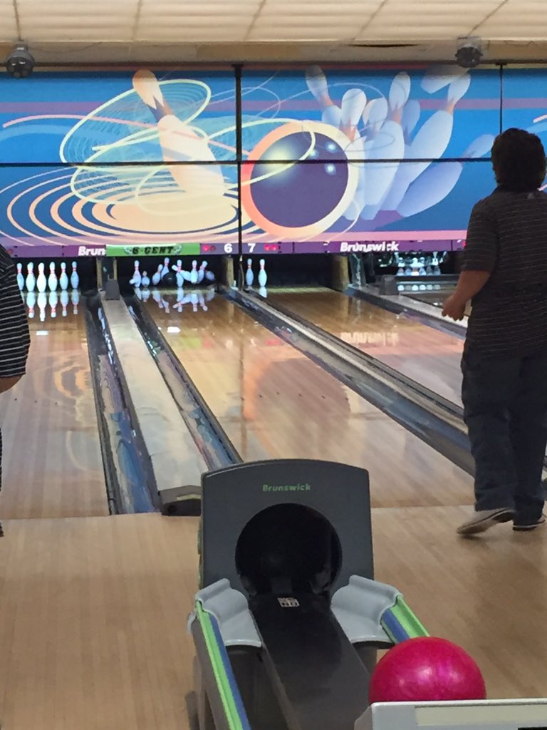 UnifiedColumbia's tweet photo. Section 2 Unified Bowling Championship! Lets go Columbia!! @ColumbiaDevils @UnifiedSportsNY https://t.co/4uXuLcjAvb