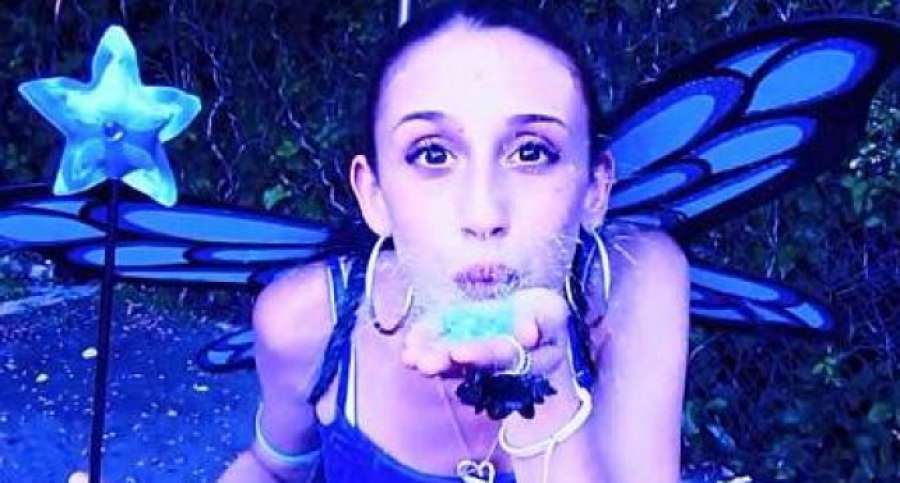 A3Noticias's tweet photo. Muere por sobredosis una 'youtuber' conocida por sus campañas antidrogas https://t.co/vQFHXXnyrm https://t.co/mq0ttMNlDl